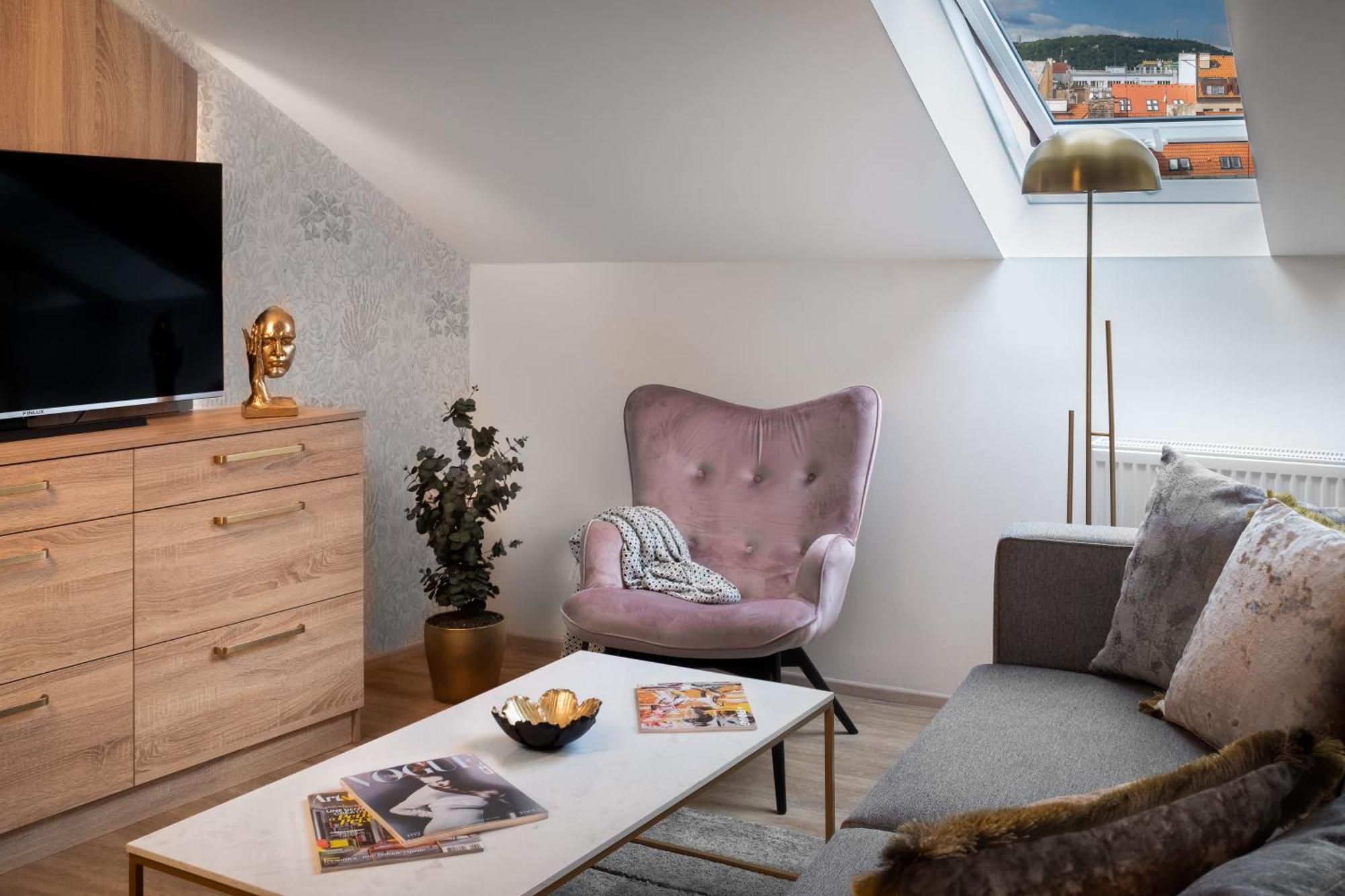 Apartment Theatre 9 By Adrez Prague