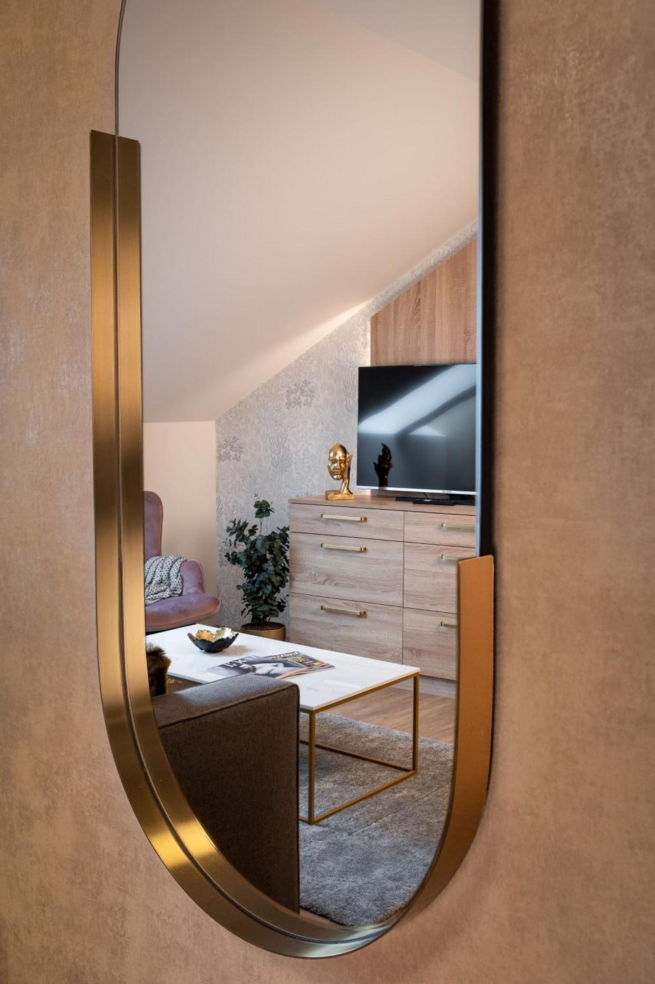 Theatre 9 By Adrez Apartamento *